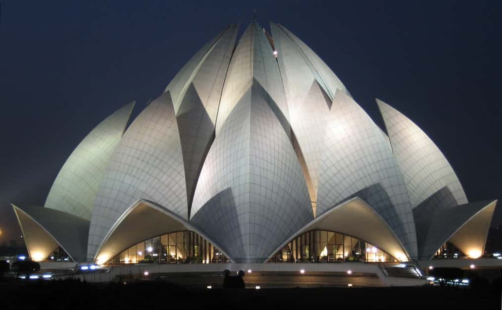 Lotus Temple Ticket Price 2026 | Delhi’s Bahá’í House of Worship — Entry FREE, Timings, Architecture & Complete Visitor Guide
